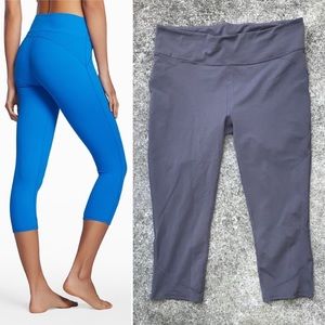 Fabletics Lima 10” Rise Capri Leggings Size Large